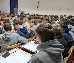 Bij de grote jongens