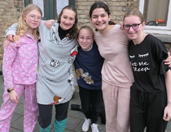 In pyjama naar school