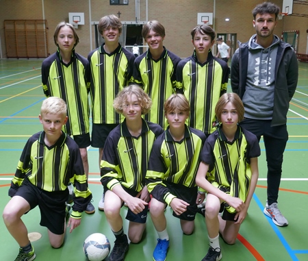 Minivoetballers stunten