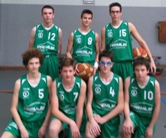 Basketters verliezen nipt Basketters verliezen nipt