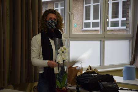 Leerkracht Corinne Clauw uitgewuifd Leerkracht Corinne Clauw uitgewuifd