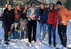 Minivoetbalmeisjes naar halve finale Minivoetbalmeisjes naar halve finale