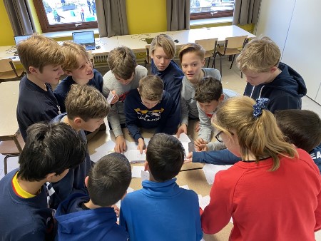Op bezoek in het taalatelier Op bezoek in het taalatelier